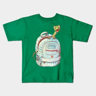 Lizard in Backpack Kids T-Shirt
